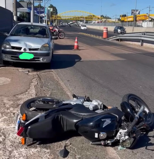 Motociclista é atingida por carro conduzido por motorista sem habilitação na BR-116