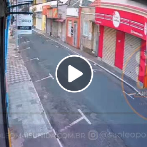 Ladrão escala prédio para roubar fiação no centro de São Leopoldo