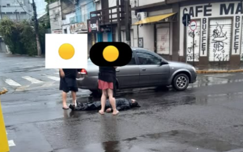 Acidente entre carro e moto deixa motociclista ferida no Centro e motorista do carro foge sem prestar socorro